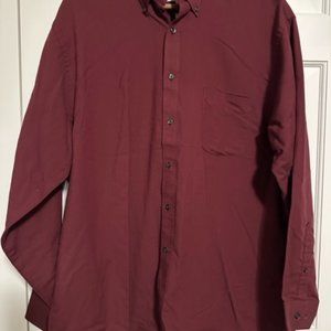 Van Heusen Heritage Oxford Size XL Wrinkle Free Maroon Button Down Collar